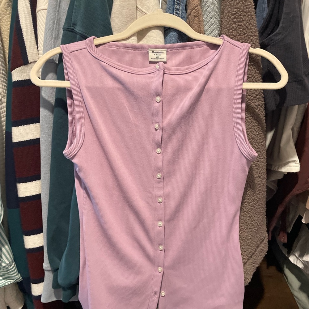 Abercrombie & Fitch Lilac Sleeveless Button-Down Shirt